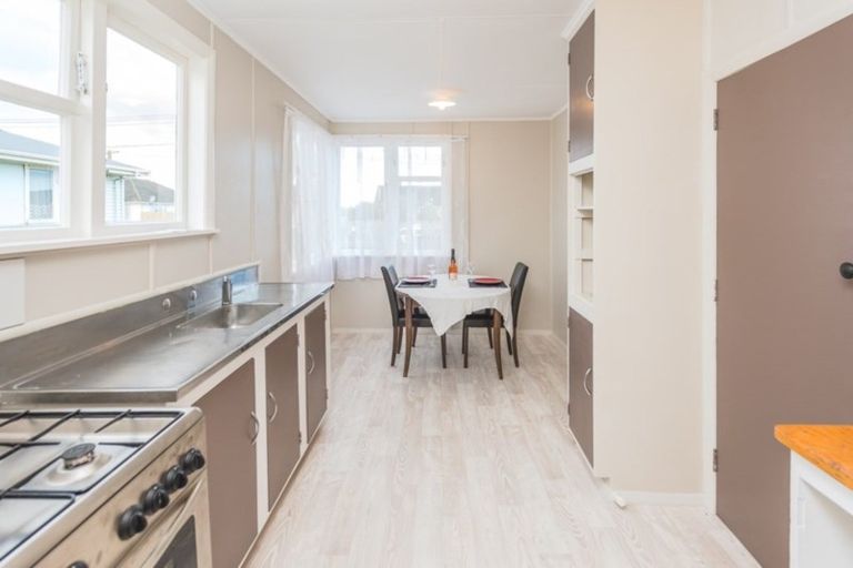 Photo of property in 35 Matipo Street, Castlecliff, Whanganui, 4501