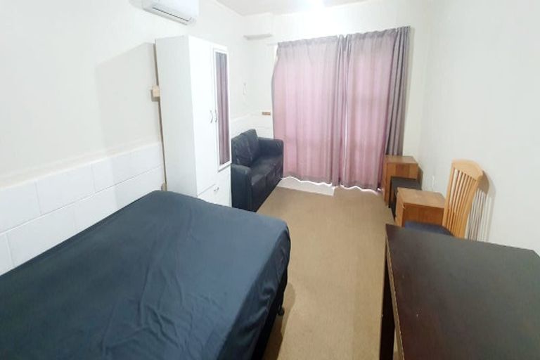 Photo of property in 13 Vina Place, Massey, Auckland, 0614