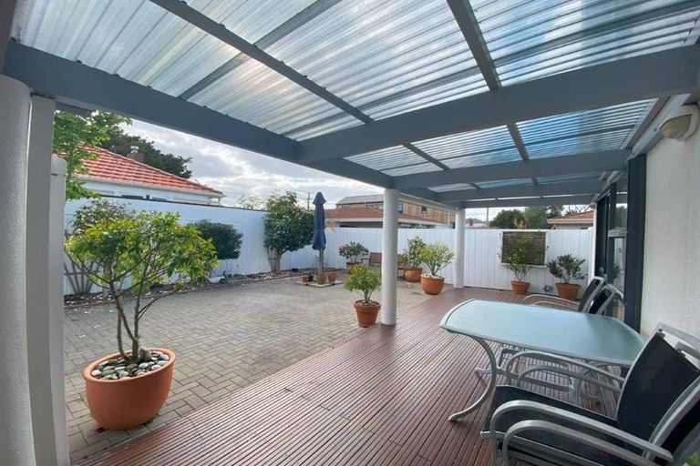 Photo of property in 2/90 Nile Road, Milford, Auckland, 0620