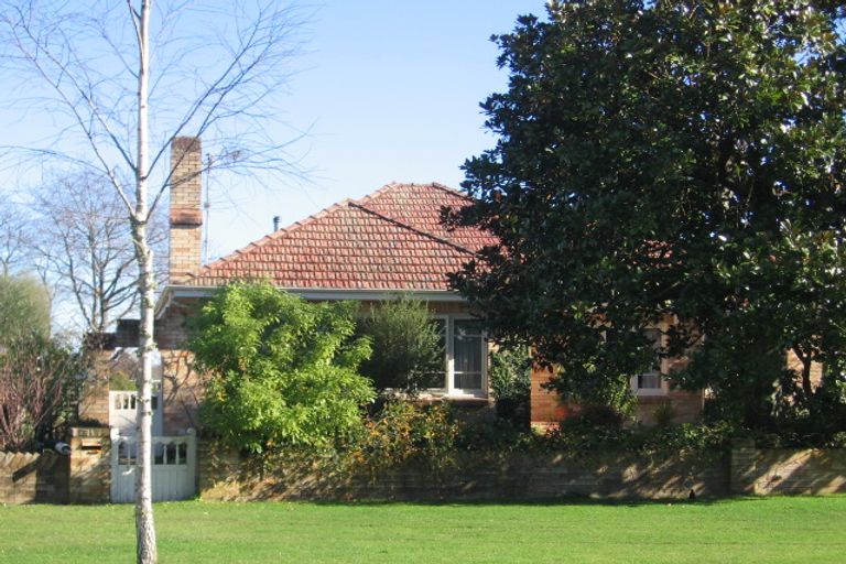 Photo of property in 33 Dalethorpe Avenue, Fairfield, Hamilton, 3214