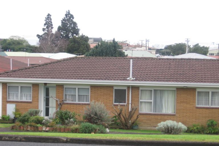 Photo of property in 1/29 Wellington Street, Papakura, 2110