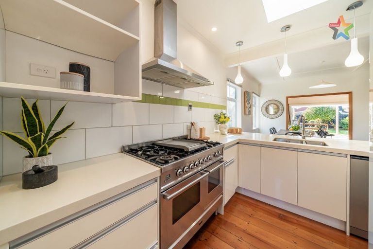 Photo of property in 11 Wai-iti Crescent, Woburn, Lower Hutt, 5010