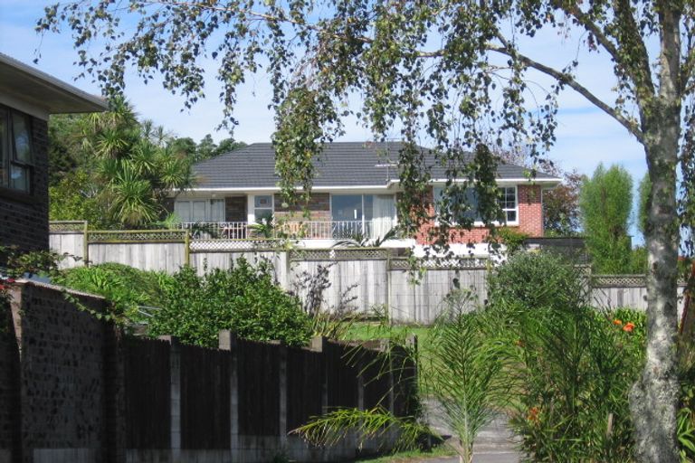 Photo of property in 19 Pokapu Street, Titirangi, Auckland, 0600