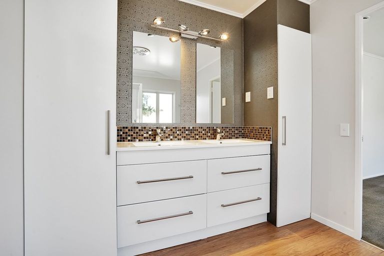 Photo of property in 10 Admiral Crescent, Flagstaff, Hamilton, 3210