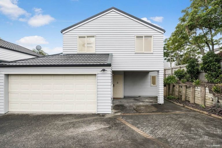 Photo of property in 2/24 Fields Parade, Oteha, Auckland, 0632