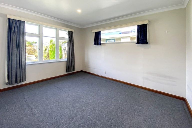 Photo of property in 16 Liverpool Street, Takaro, Palmerston North, 4412