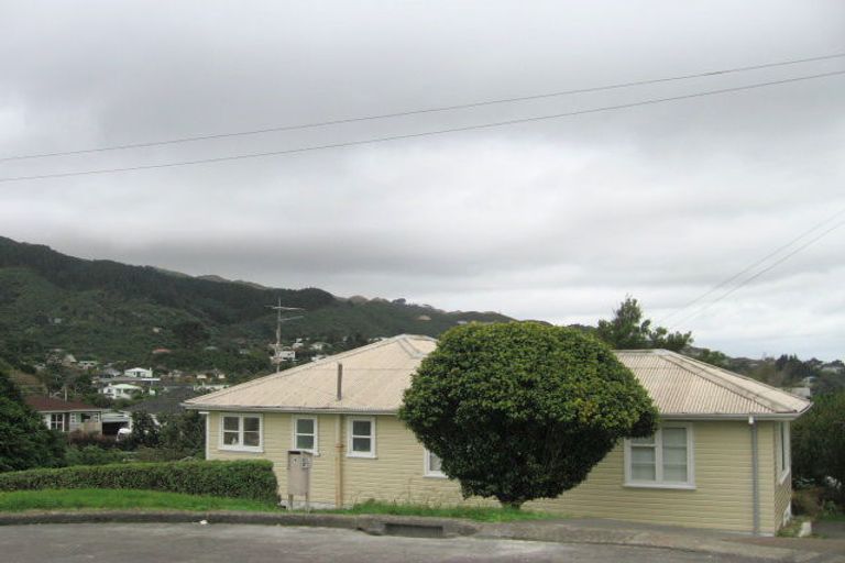 Photo of property in 7 Te Reinga View, Tawa, Wellington, 5028