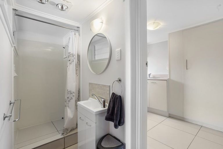 Photo of property in 199 Waimumu Road, Massey, Auckland, 0614