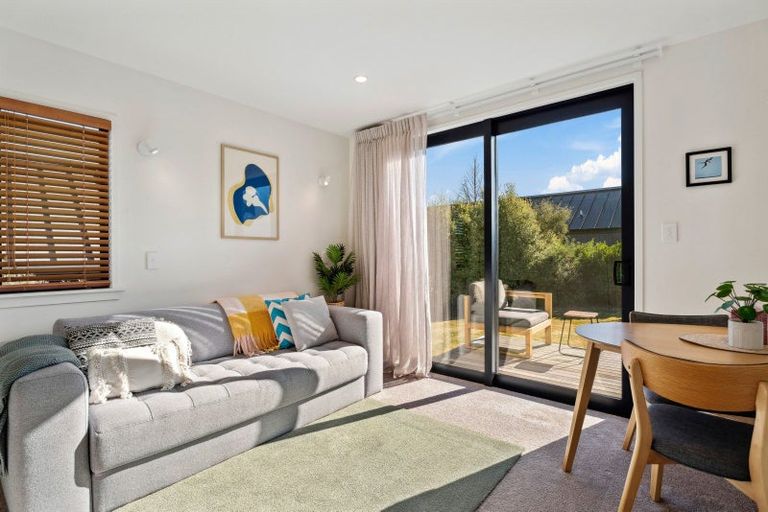 Photo of property in 28 Falconer Rise, Jacks Point, Queenstown, 9371