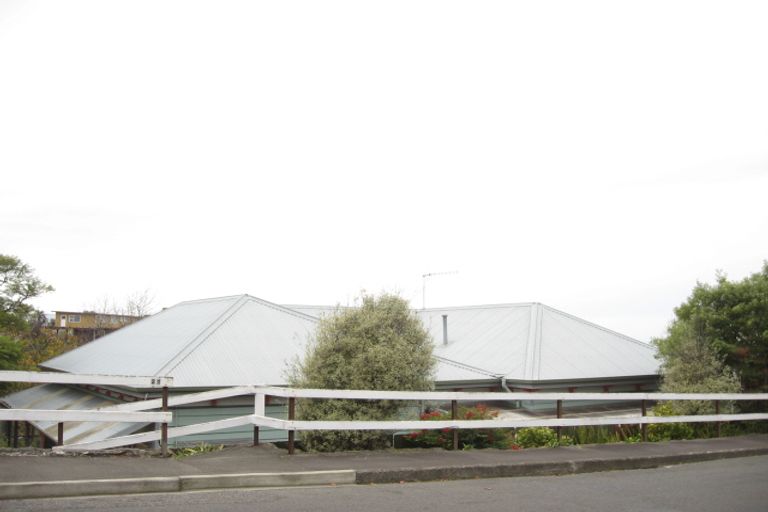 Photo of property in 19 Colenso Avenue, Hospital Hill, Napier, 4110