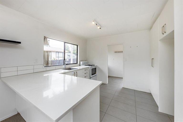 Photo of property in 3/13 Kirklow Place, Goodwood Heights, Auckland, 2105