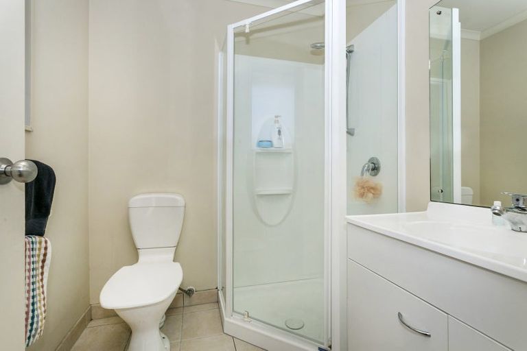 Photo of property in 100 Greenhithe Road, Greenhithe, Auckland, 0632