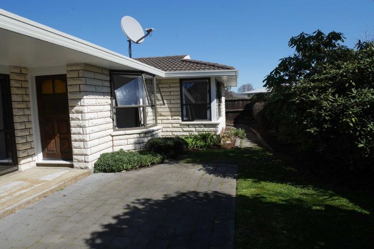 Photo of property in 2/181 Wairakei Road, Bryndwr, Christchurch, 8053