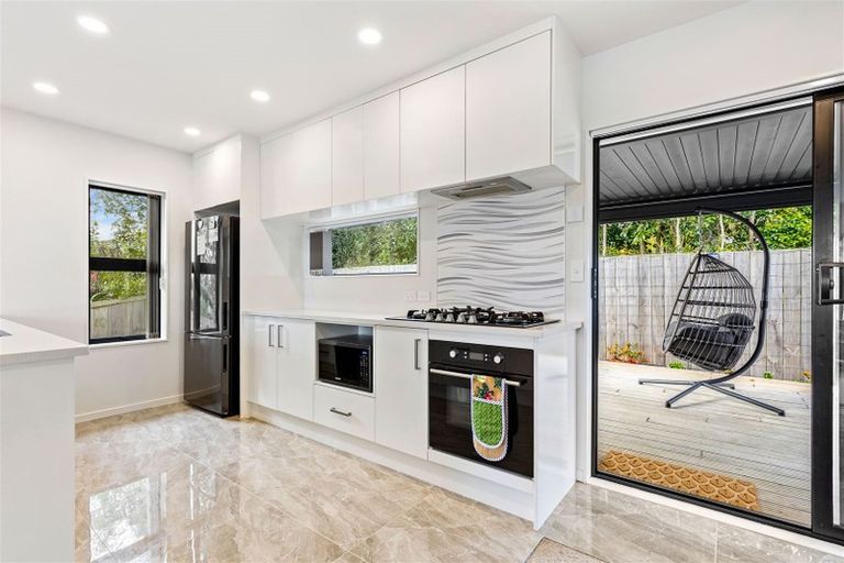 Photo of property in 206c Henderson Valley Road, Henderson, Auckland, 0612