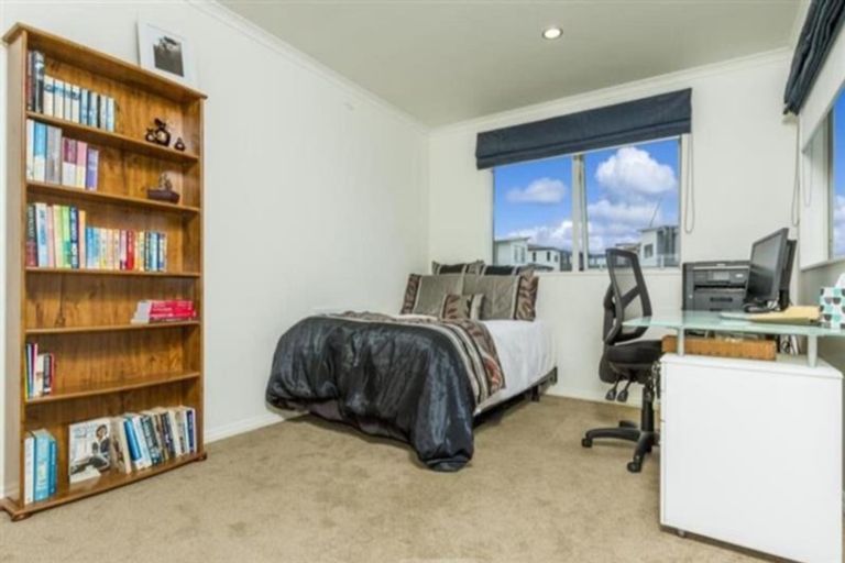 Photo of property in 4 Eastreef Court, Long Bay, Auckland, 0630