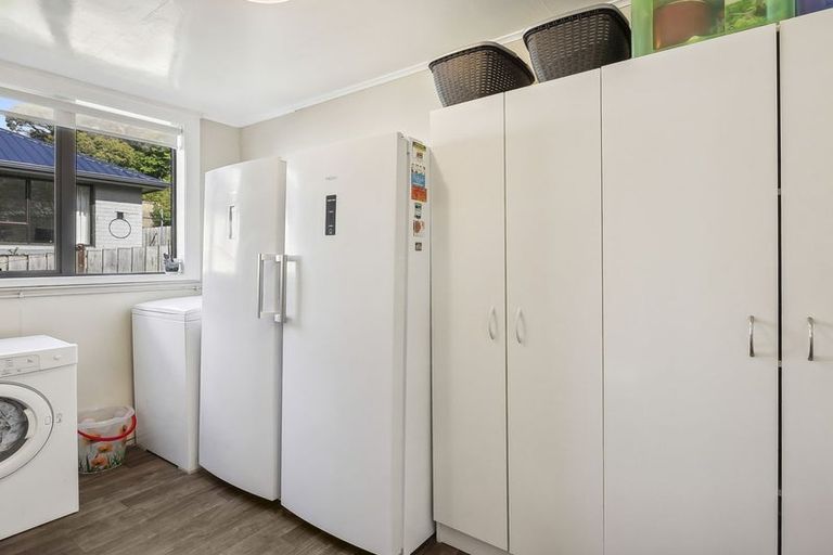 Photo of property in 52 Waldron Crescent, Green Island, Dunedin, 9018