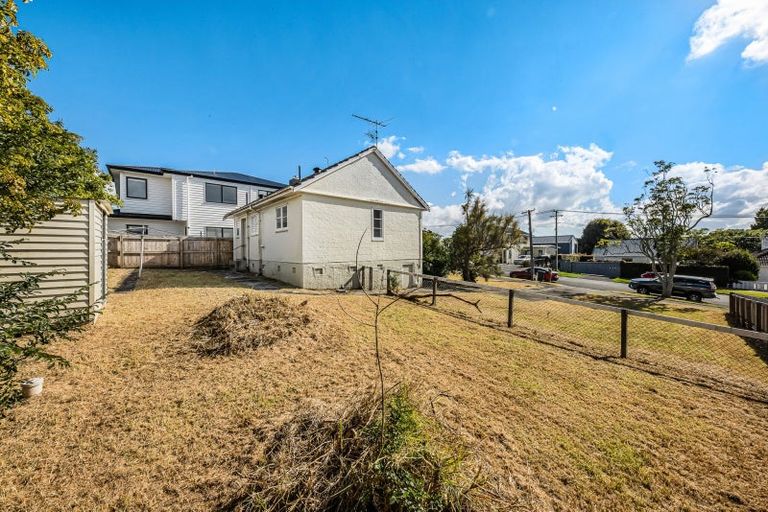 Photo of property in 80 Walmer Road, Point Chevalier, Auckland, 1022