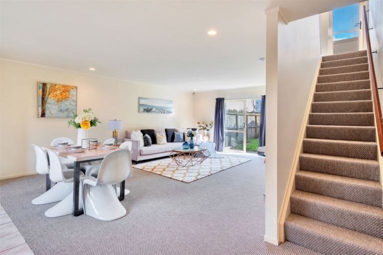 Photo of property in 13 Duxfield Drive, Ranui, Auckland, 0612