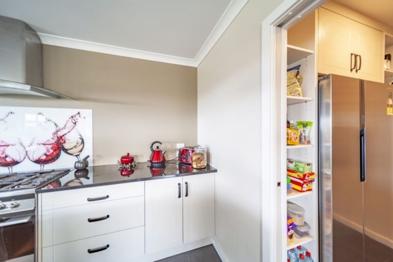 Photo of property in 15 Aspiring Drive, Poraiti, Napier, 4112