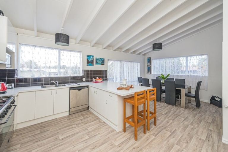 Photo of property in 2 Photinia Place, Aramoho, Whanganui, 4500