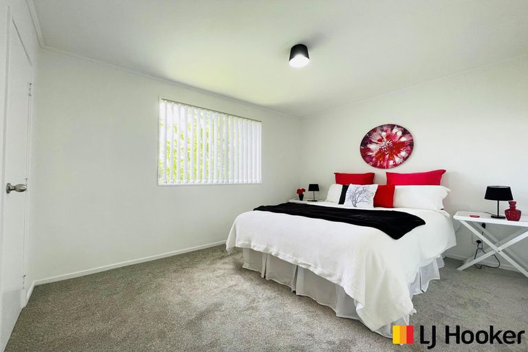 Photo of property in 3/10 Penion Drive, Flat Bush, Auckland, 2023