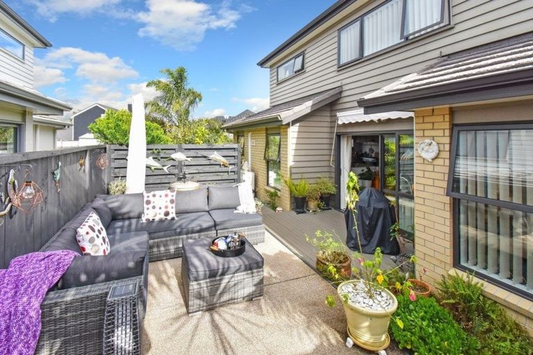 Photo of property in 9 Pickaberry Avenue, Karaka, Papakura, 2113