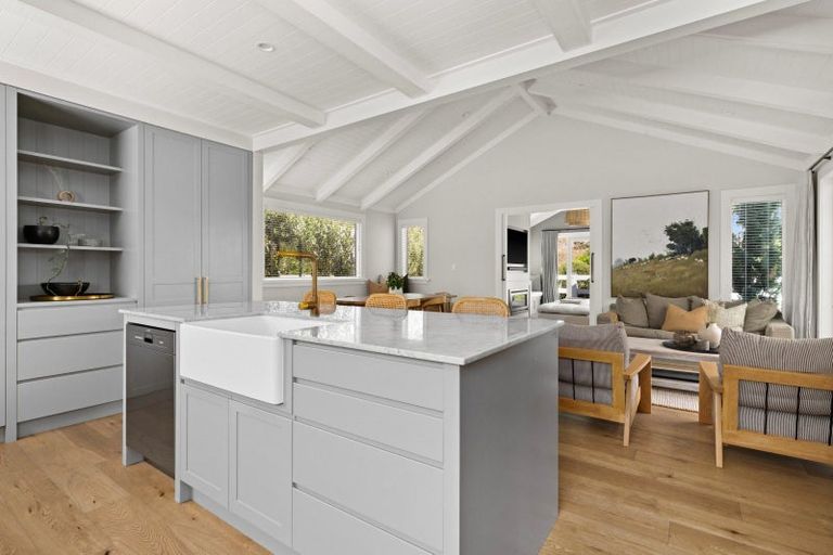 Photo of property in 12 Taruna Place, Havelock North, 4130