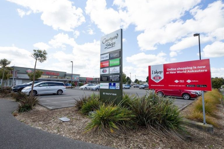 Photo of property in 26 Silicon Way, Fitzherbert, Palmerston North, 4410