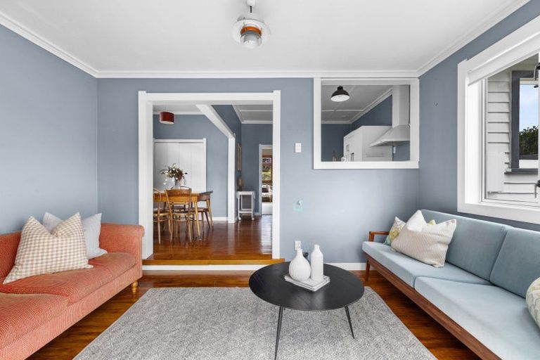 Photo of property in 17 Plassey Street, Havelock North, 4130