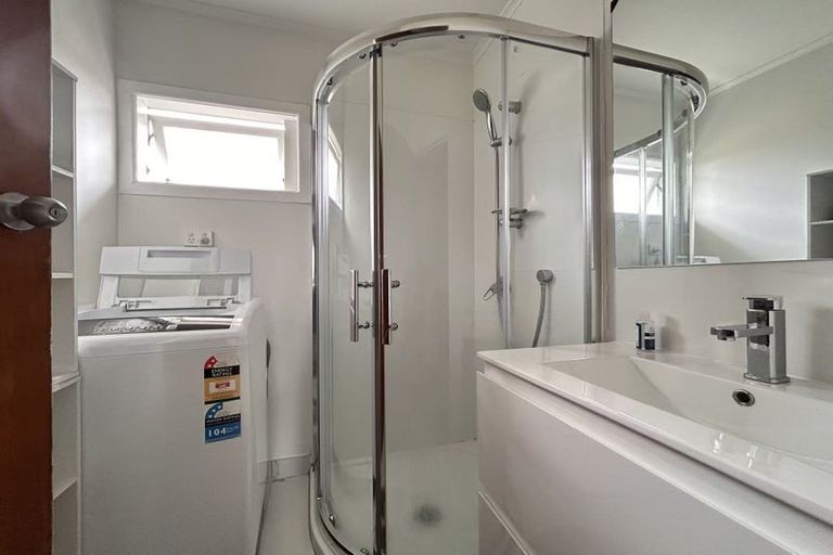 Photo of property in 11 Mcleod Road, Henderson, Auckland, 0612