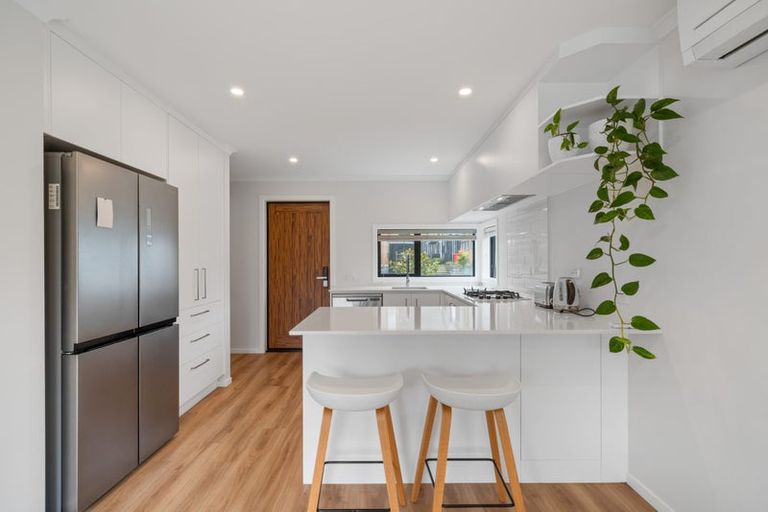 Photo of property in 17 Reakes Crescent, Wallaceville, Upper Hutt, 5018