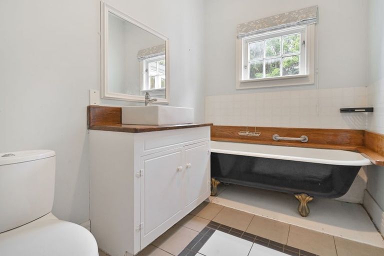 Photo of property in 2 Rose Street, Waipawa, 4210