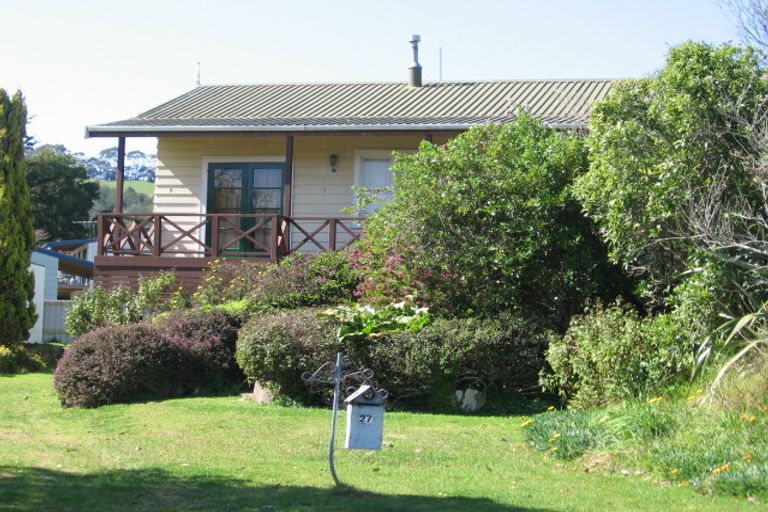 Photo of property in 27 Hardy Place, Cooks Beach, Whitianga, 3591