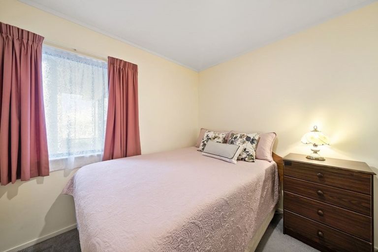 Photo of property in 84 Baylands Drive, Newlands, Wellington, 6037