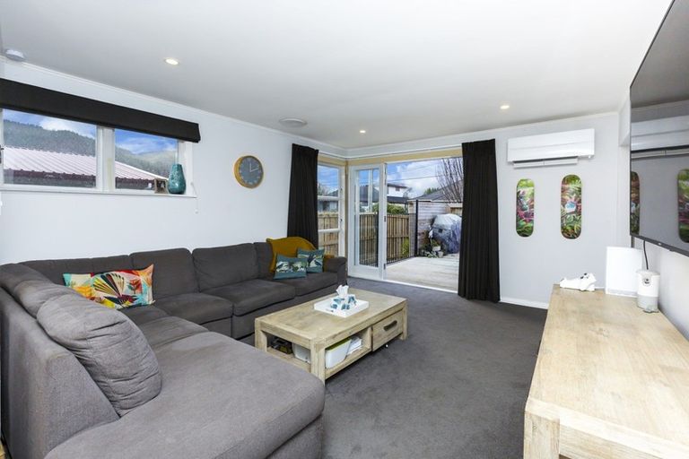 Photo of property in 16 Robertson Street, Elderslea, Upper Hutt, 5018