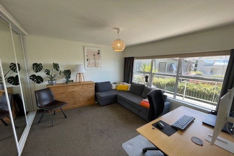 Photo of property in 2/23 Craig Road, Milford, Auckland, 0620