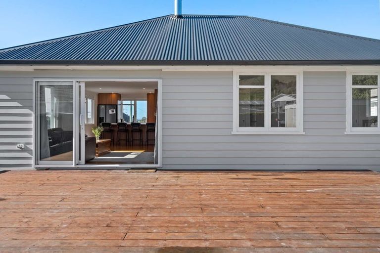 Photo of property in 16 Mclean Street, Oamaru North, Oamaru, 9400