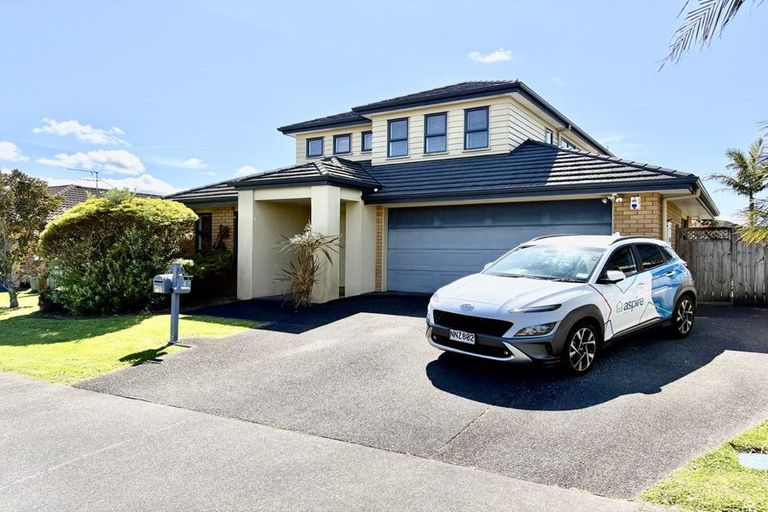 Photo of property in 6 Bellshill Close, Wattle Downs, Auckland, 2103