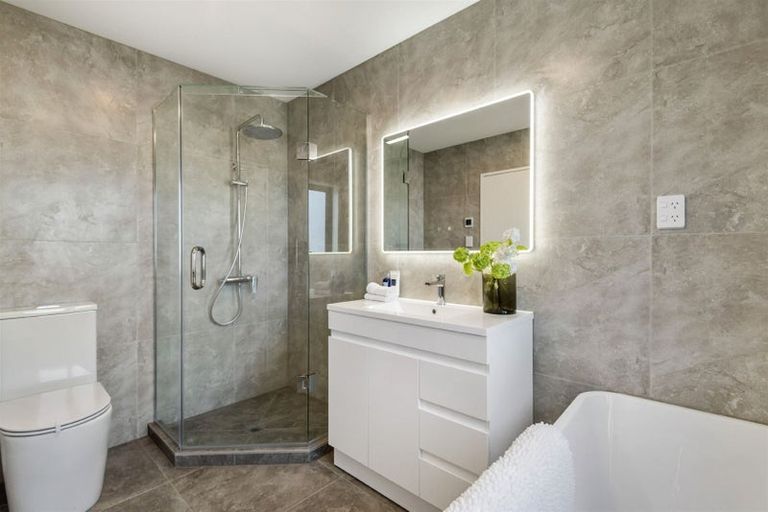 Photo of property in 8/14 Williamson Avenue, Belmont, Auckland, 0622