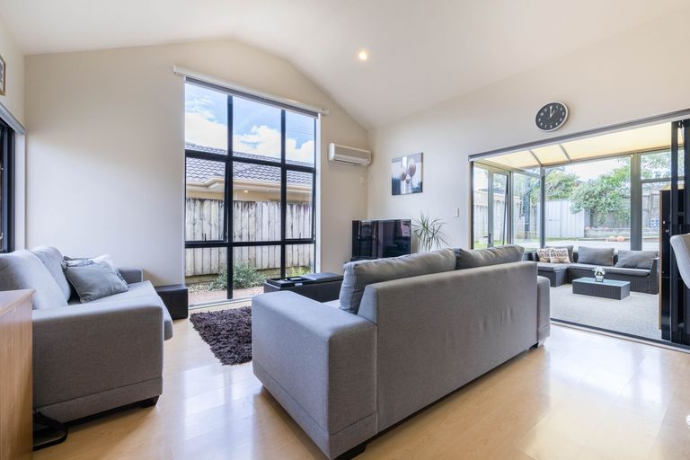 Photo of property in 22 Pyrite Street, Westgate, Auckland, 0614