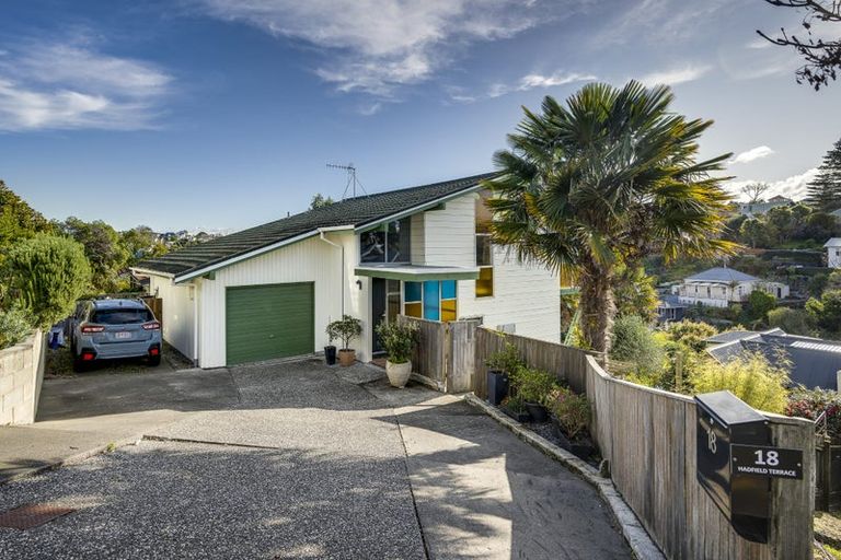 Photo of property in 18 Hadfield Terrace, Bluff Hill, Napier, 4110