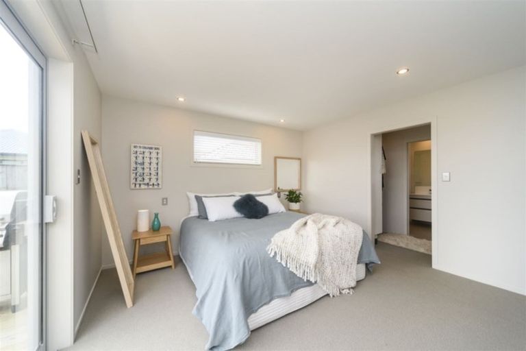Photo of property in 4 Tennyson Avenue, Kelvin Grove, Palmerston North, 4414