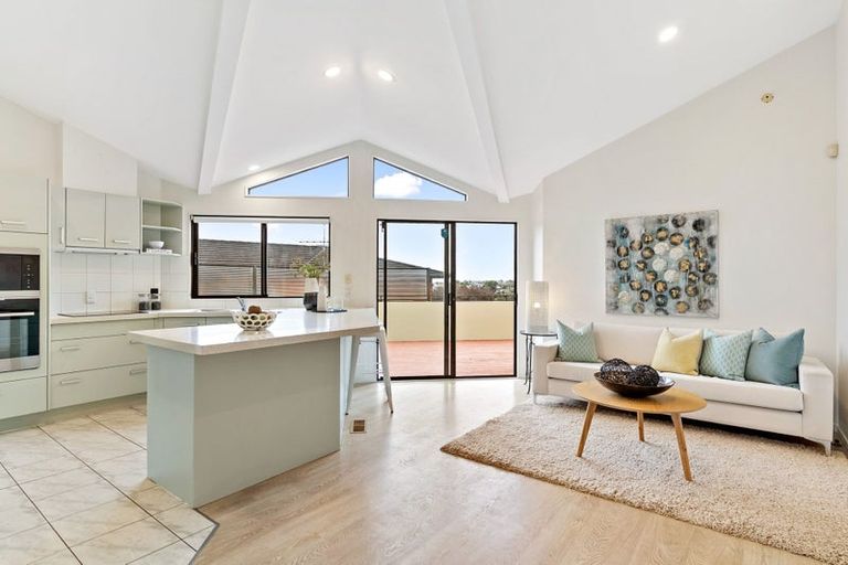 Photo of property in 7 Wentwood Place, Torbay, Auckland, 0630