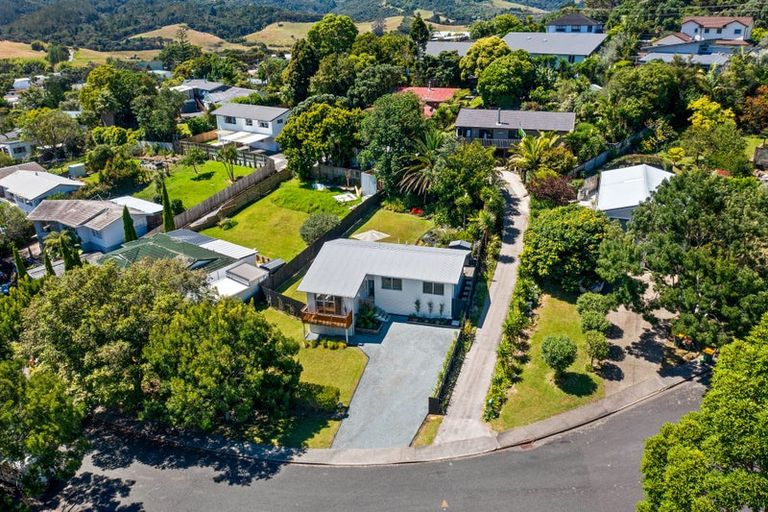 Photo of property in 18 William Hadlow Place, Hatfields Beach, Orewa, 0931