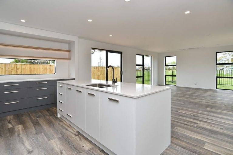 Photo of property in 21 Malaga Crescent, Harewood, Christchurch, 8051