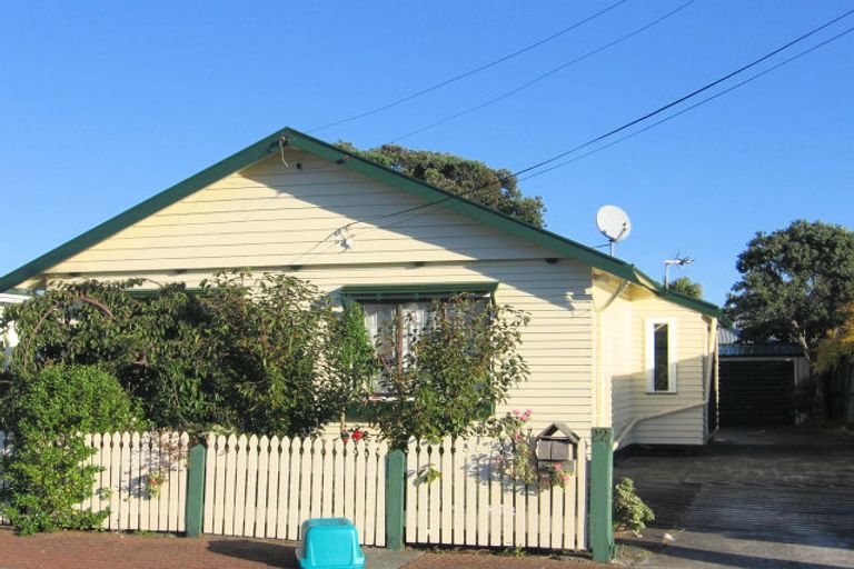 Photo of property in 22 Montague Street, Alicetown, Lower Hutt, 5010