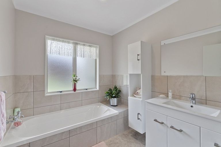 Photo of property in 3 Longford Court, Forest Lake, Hamilton, 3200