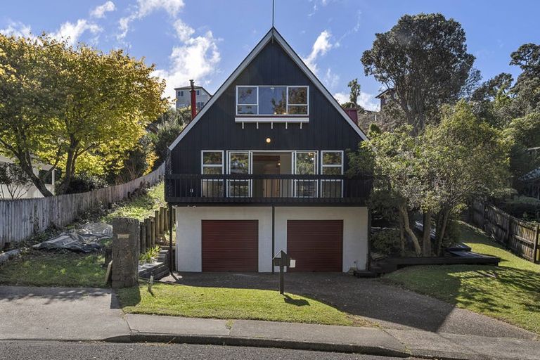 Photo of property in 12 Honeysuckle Lane, Mairangi Bay, Auckland, 0630