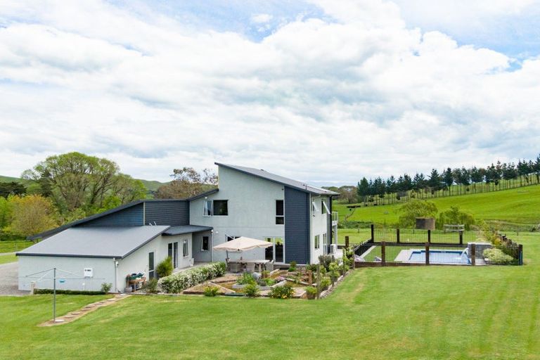 Photo of property in 180a Tikokino Road, Waipawa, 4273