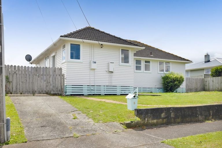 Photo of property in 6 Mcguire Street, Hawera, 4610